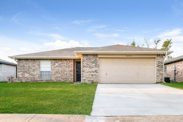 1601 CHAPMAN DR MESQUITE, TX 75149